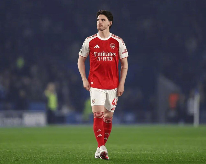 杰拉德盛赞赖斯具备冲击世界最佳实力 留言利物