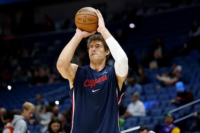 洛佩斯全场低迷难救主 快船连败陷泥潭