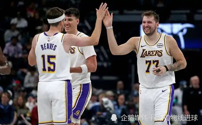 湖人防守蜕变成夺冠热门 球队战绩飙升引热议