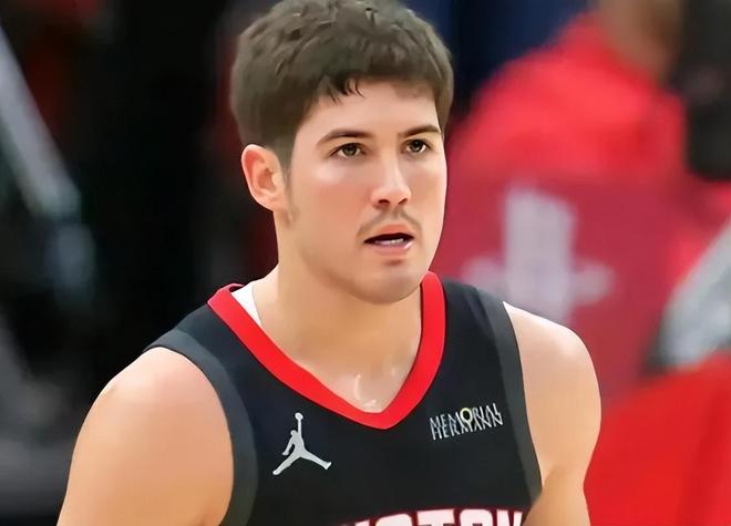 火箭力克尼克斯扩大领先优势 布局季后赛关键战