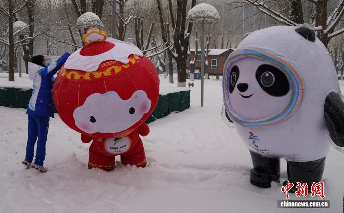 米兰冬奥村再现大熊猫元素 传递体育盛会中的中