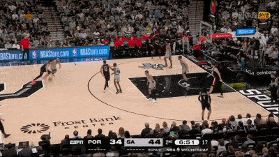 福克斯率马刺力克开拓者 两连胜登西部第二