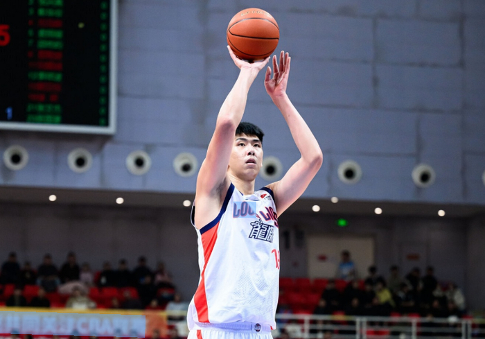徐昕获NBA试训邀约 正与三家经纪公司接洽备战留